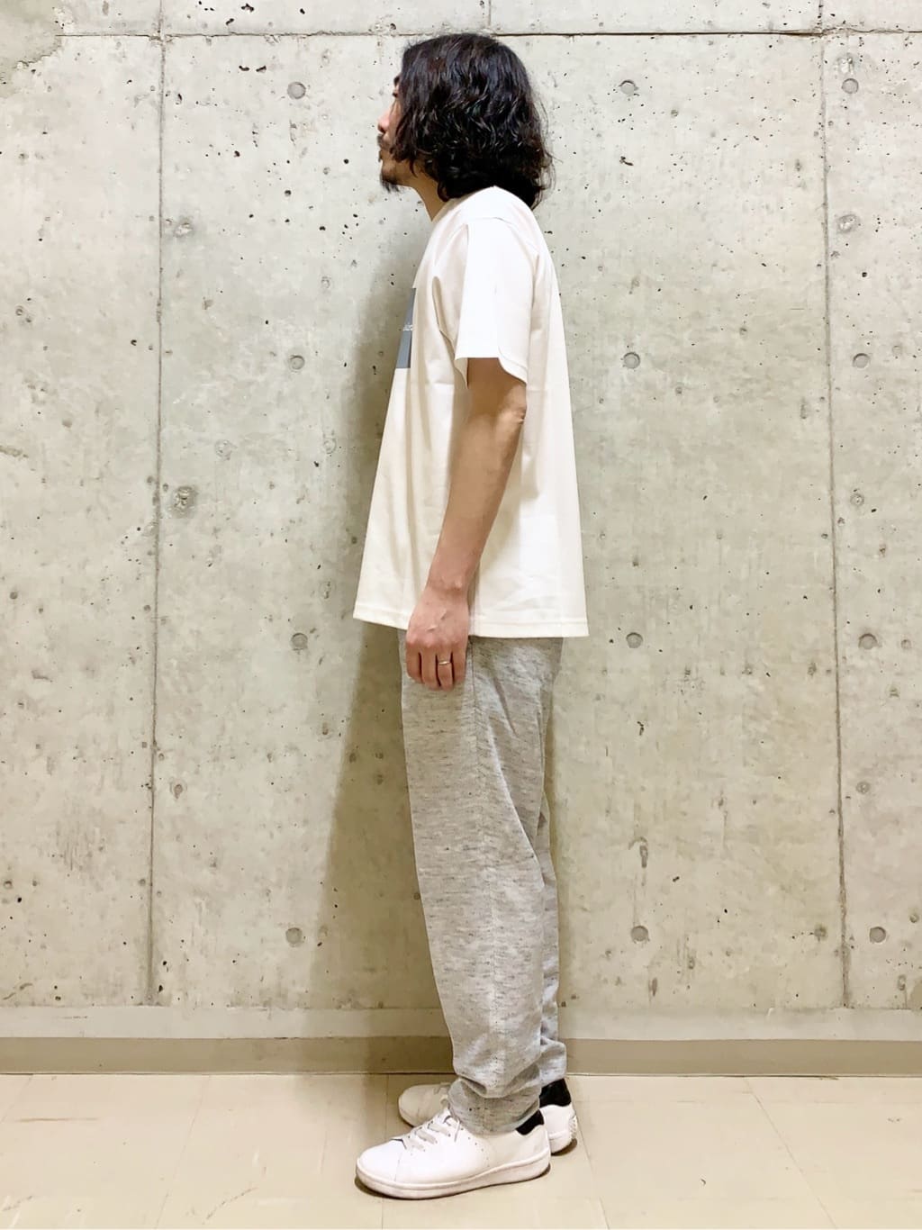 木村剛さんの「TAKEO KIKUCHI｜【尾州織】リネンブレンド メッシュパンツ」を使ったコーディネート