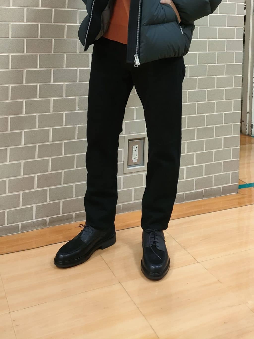 カニぞうさんの「TAKEO KIKUCHI｜【Sサイズ～】ストレッチ デニム パンツ」を使ったコーディネート