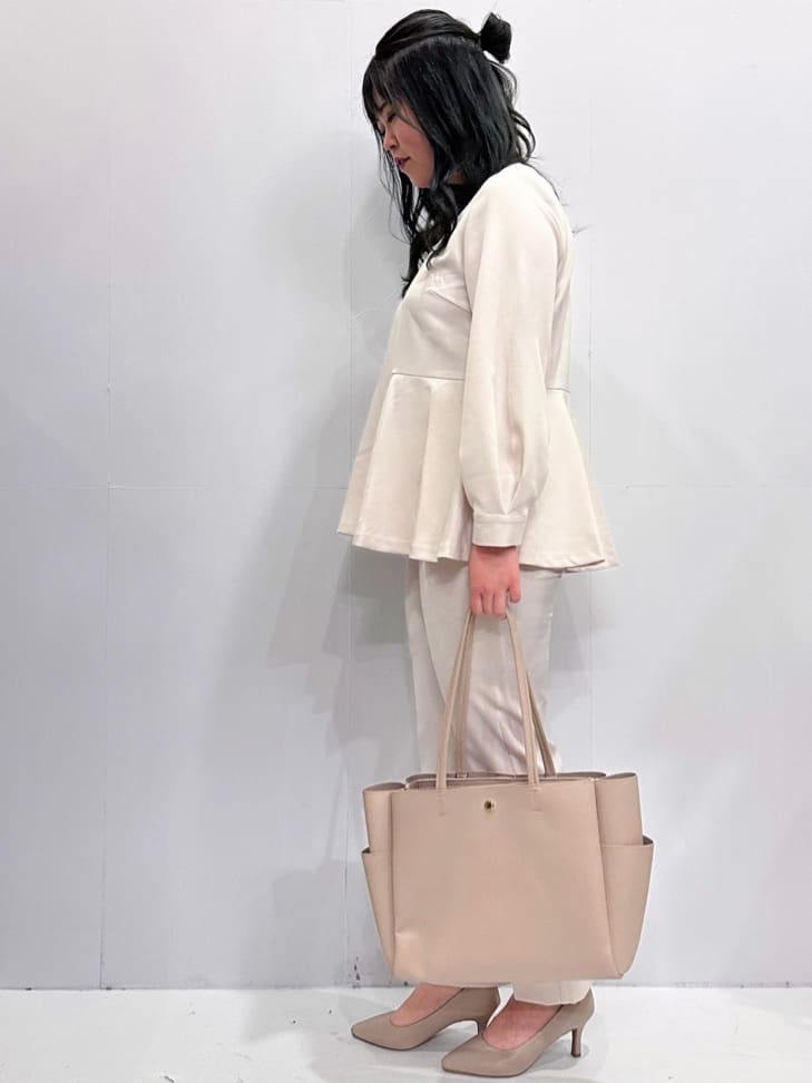 momoさんの「OPAQUE.CLIP｜【抗菌防臭加工/7cmヒール】ベーシックパンプス/通勤対応」を使ったコーディネート