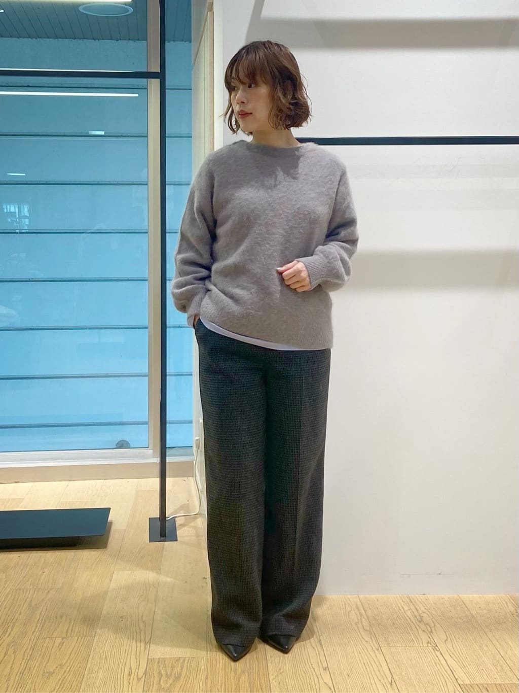 asamiさんの「INDIVI｜【洗える/通勤/UV/吸水速乾】Vネックブラウス」を使ったコーディネート