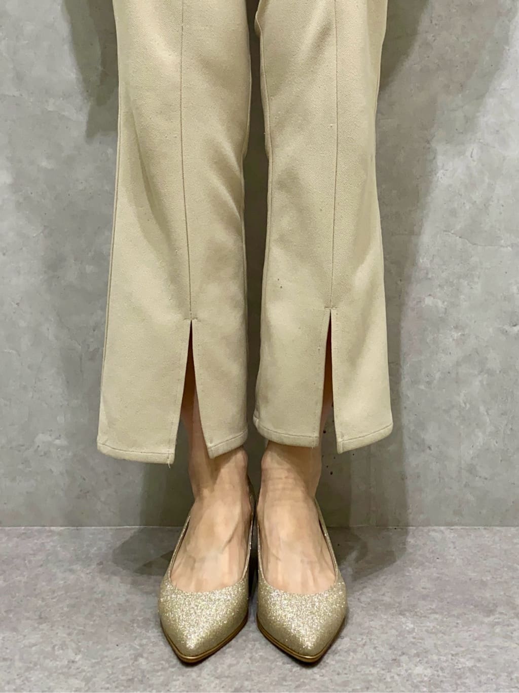hiraさんの「ESPERANZA｜履きやすいパンプスヒール約5.5cm/グリッター」を使ったコーディネート