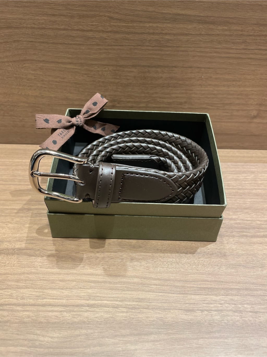 コウノ モトヤさんの「TAKEO KIKUCHI｜【GIFT】レザーメッシュベルト」を使ったコーディネート