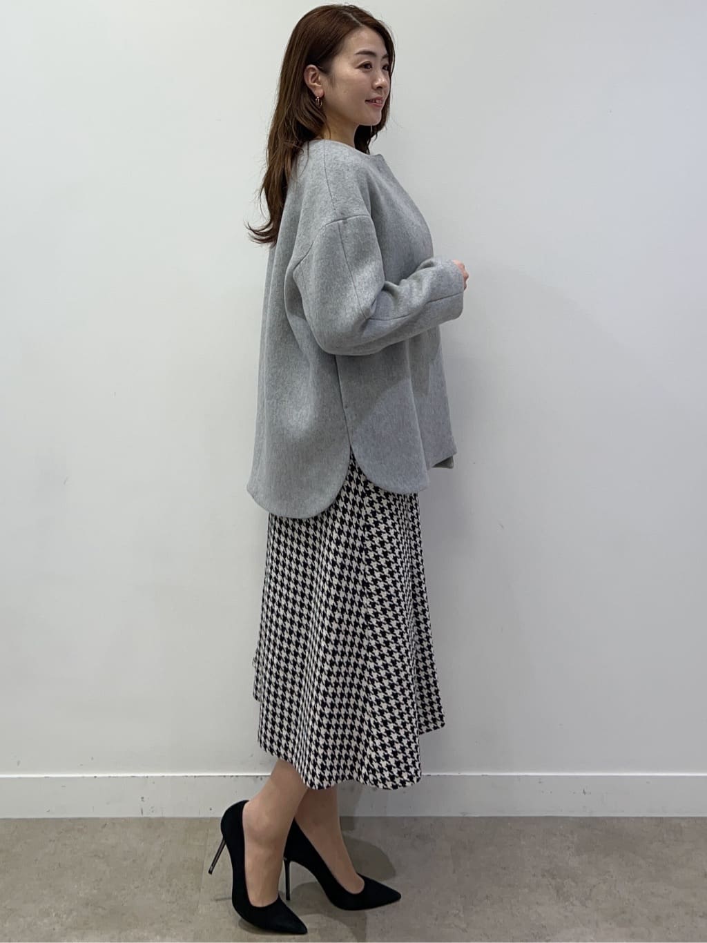 hayaseさんの「COUP DE CHANCE｜【洗える】上品に華やぐラメニット」を使ったコーディネート