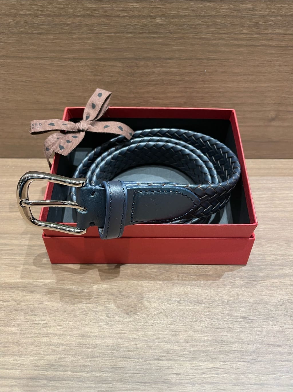 コウノ モトヤさんの「TAKEO KIKUCHI｜【GIFT】レザーメッシュベルト」を使ったコーディネート