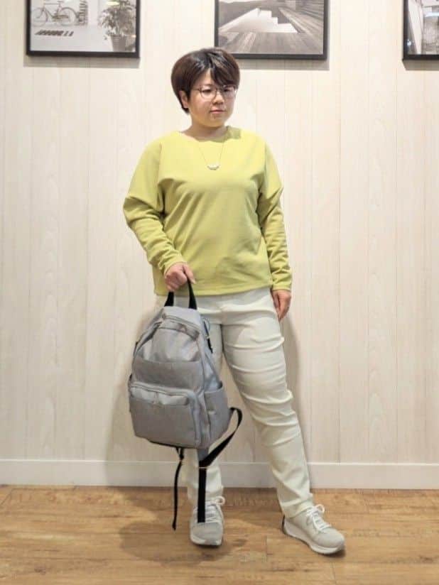 エリオットさんの「SHOO･LA･RUE｜【SS-3L/無理せずスリム】 ぐんぐん伸びる イージーテーパードパンツ」を使ったコーディネート