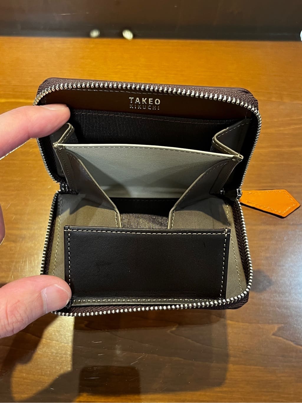 mutoさんの「TAKEO KIKUCHI｜アンティーク調レザー コインケース」を使ったコーディネート