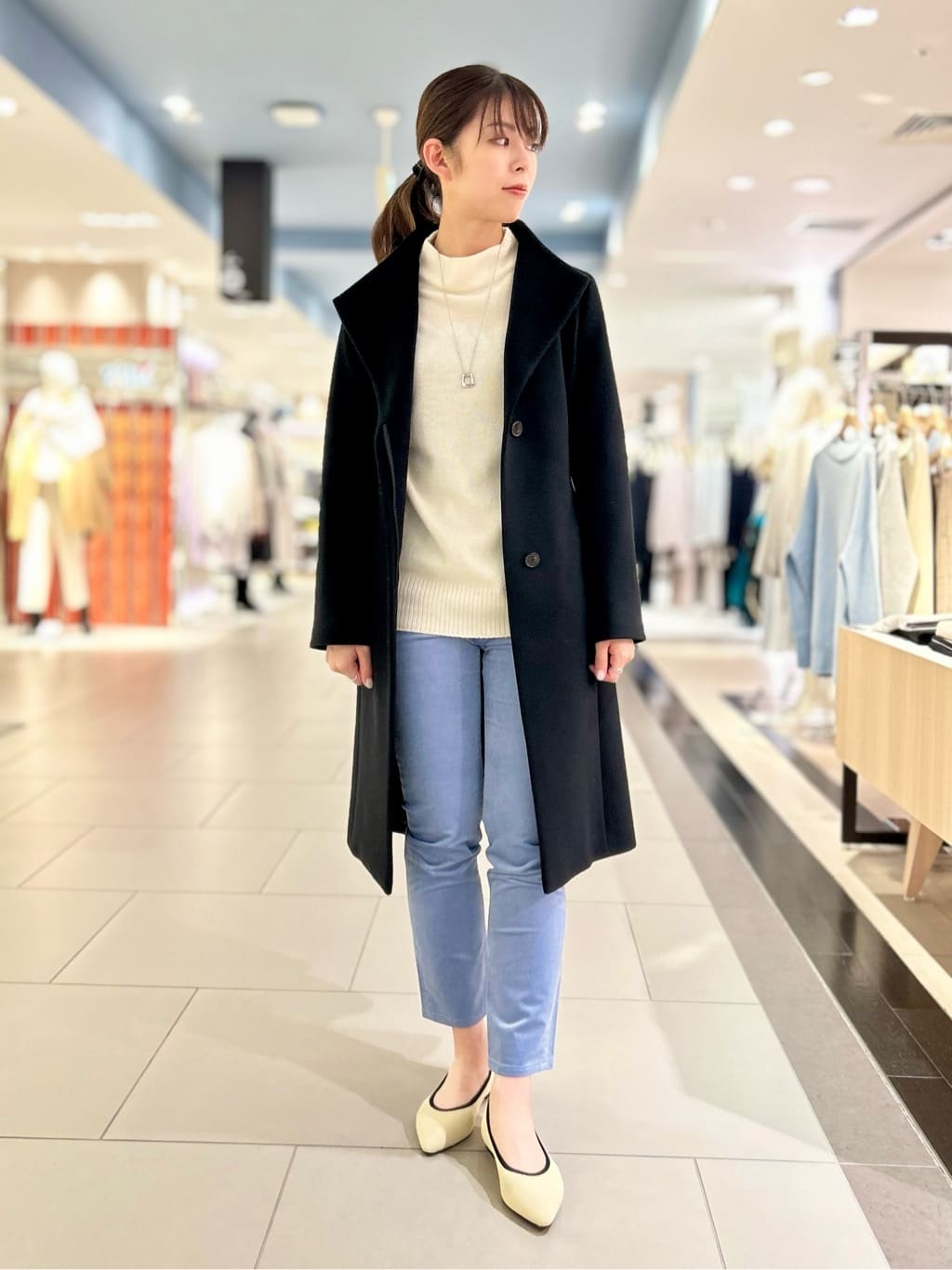 フジワラさんの「UNTITLED｜【日本製／2WAY衿】スタンドカラー ロングコート」を使ったコーディネート