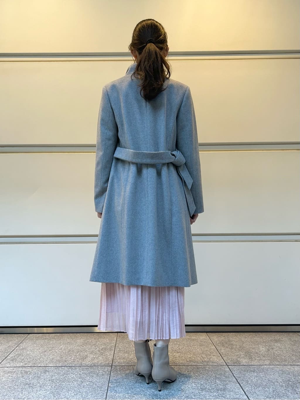 フジワラさんの「UNTITLED｜【日本製／2WAY衿】スタンドカラー ロングコート」を使ったコーディネート