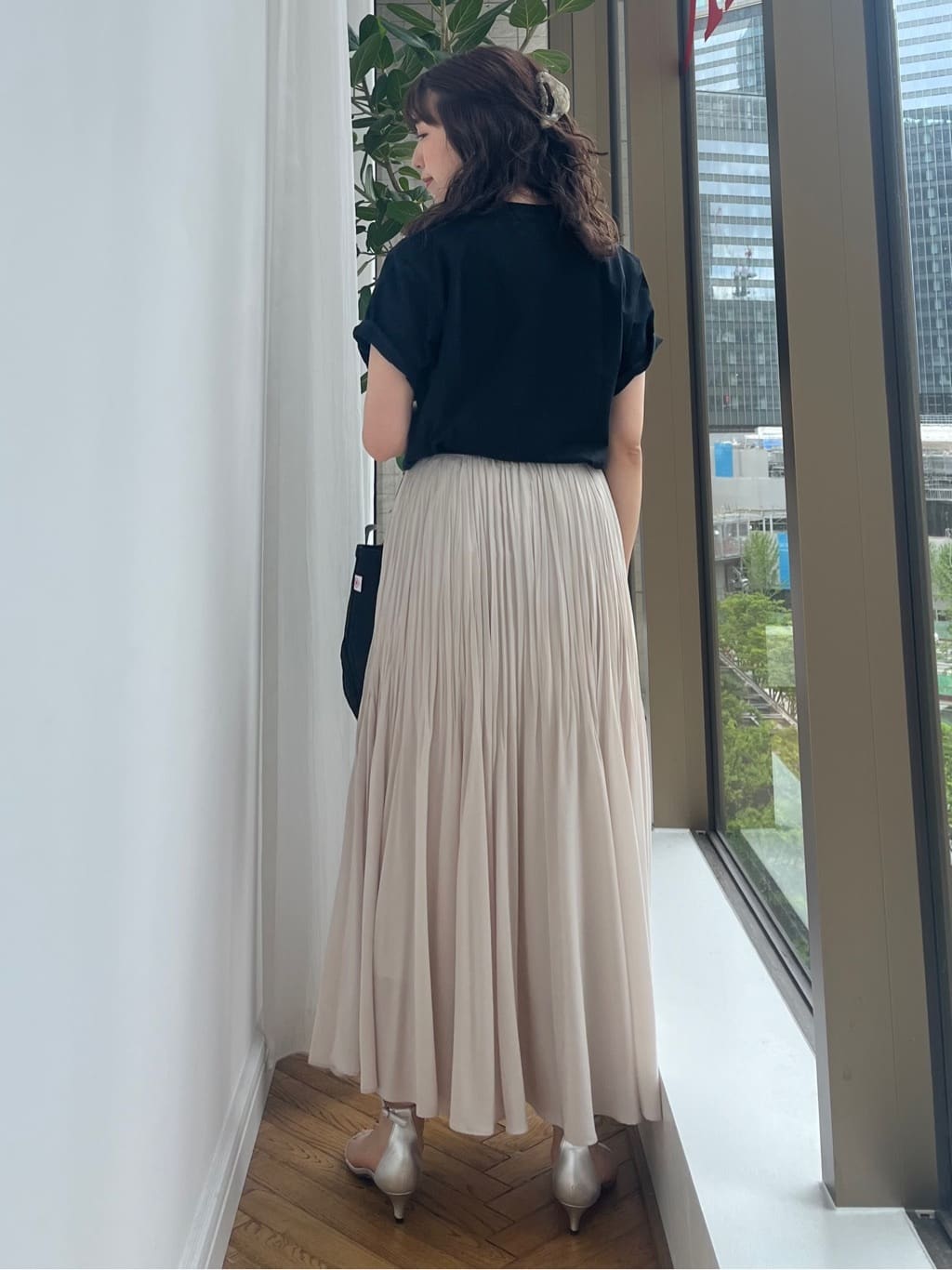 つじ まこさんの「DRESSTERIOR｜チェーンブレスレット」を使ったコーディネート
