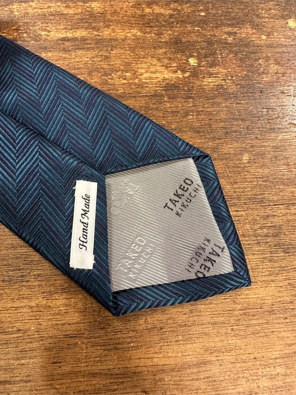 Uさんの「TAKEO KIKUCHI｜【Made in JAPAN】矢絣（やがすり）シルクネクタイ」を使ったコーディネート