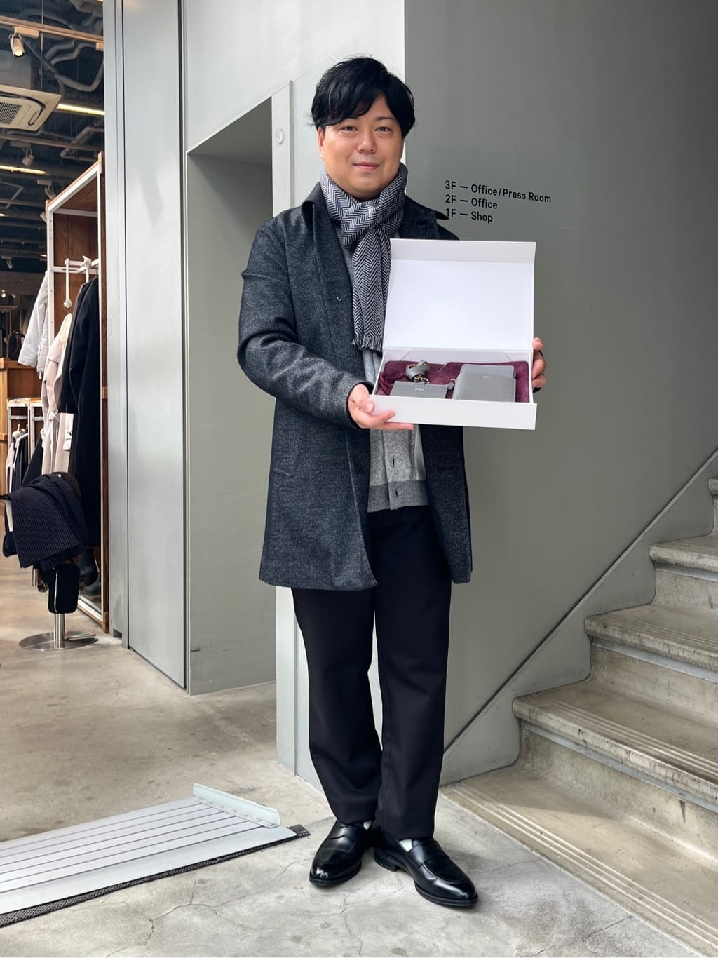 かずさんの「TAKEO KIKUCHI｜【ソフト＆ナチュラル】ミニメッシュ レザー コインケース」を使ったコーディネート