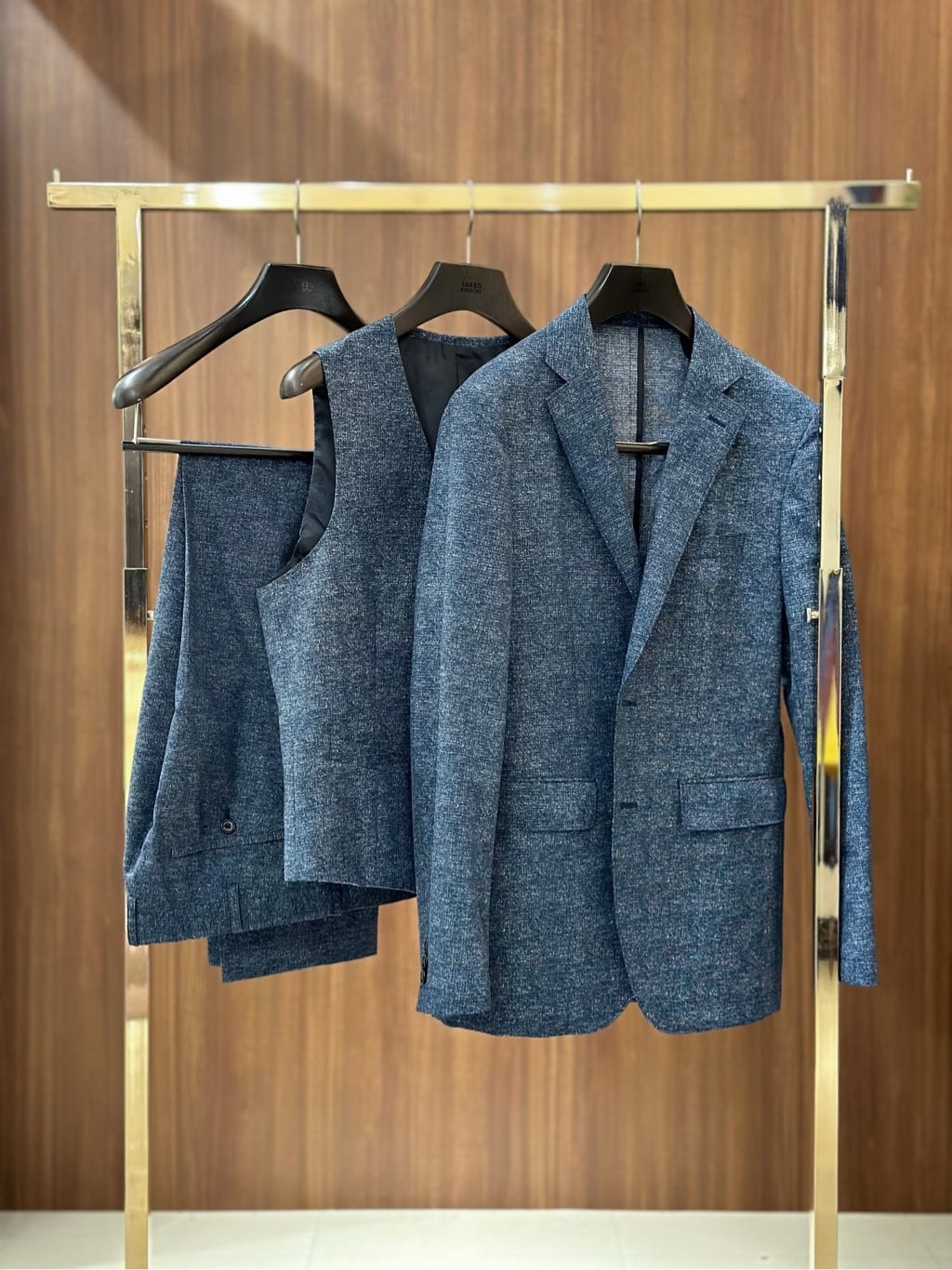 オノアサミさんの「TAKEO KIKUCHI｜【抗菌防臭】COOL DOTS（R）ドビープリント パンツ」を使ったコーディネート