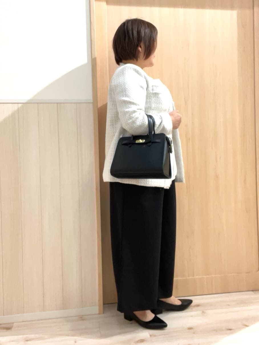 ポンさんの「SHOO･LA･RUE｜【通勤/デイリー/セットアップ可】マルチに使える カットジョーゼット ワイドパンツ」を使ったコーディネート
