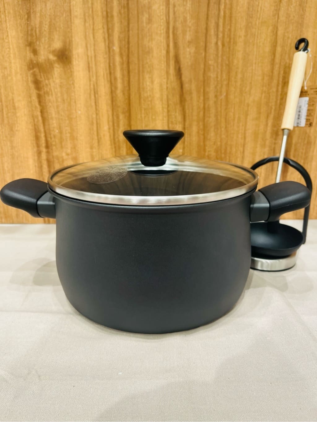 トミーさんの「212 KITCHEN STORE｜ミッドナイト片手鍋 16cm ＜MEYER マイヤー＞」を使ったコーディネート