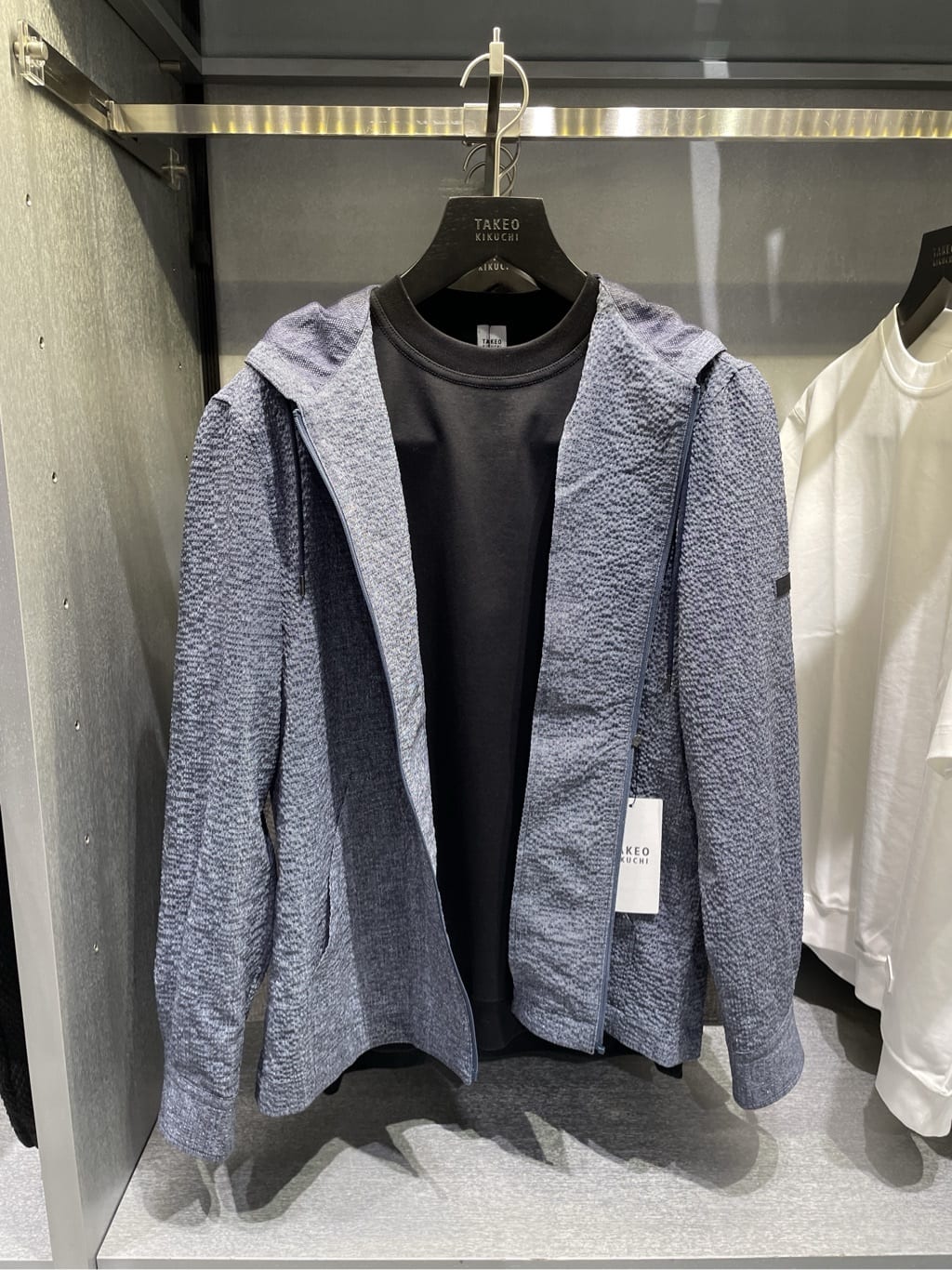 Tightさんの「TAKEO KIKUCHI｜アンティーク調レザー 2つ折り長財布」を使ったコーディネート