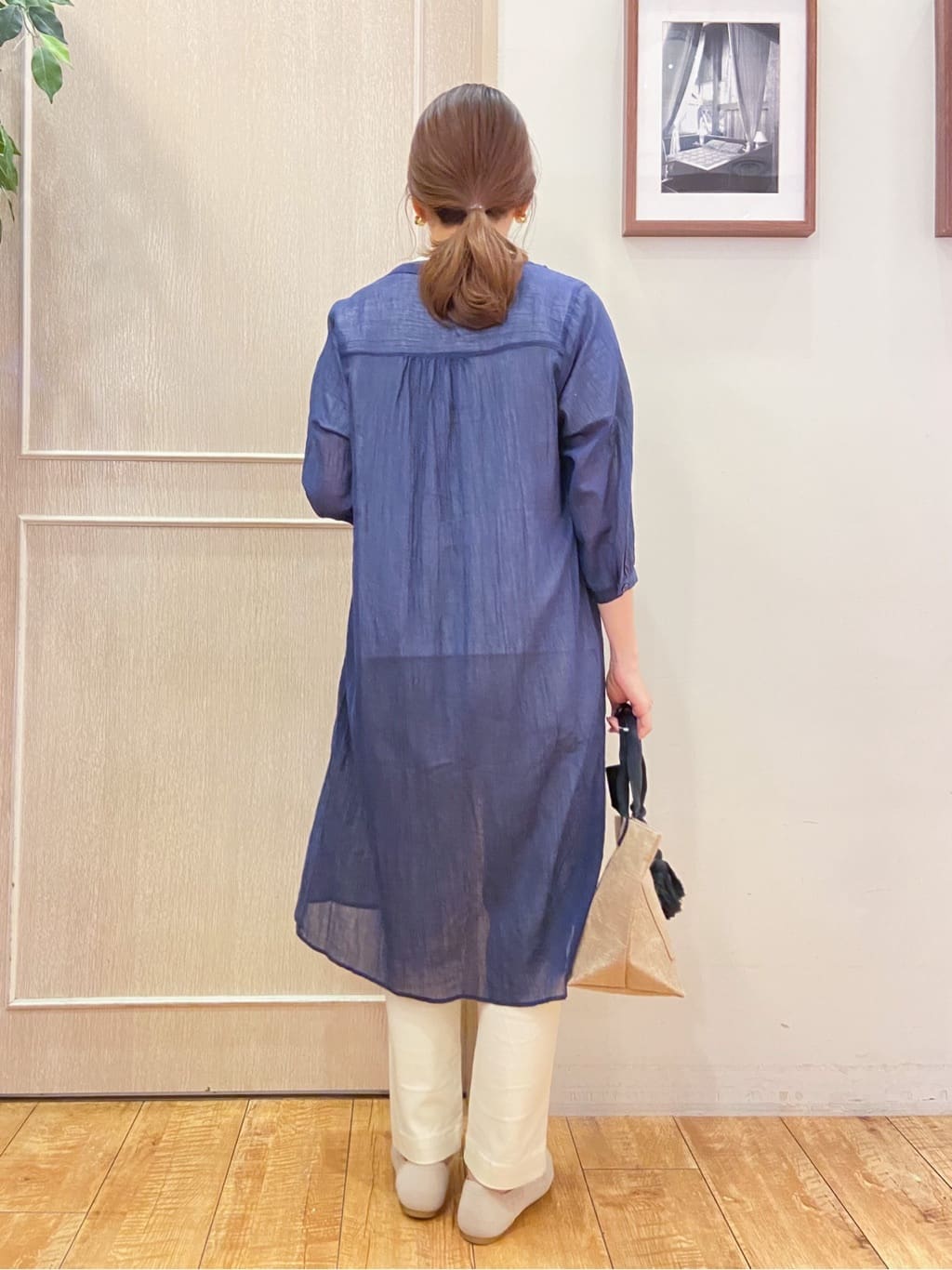 なみさんの「SHOO･LA･RUE｜【SS-3L/無理せずスリム】 ぐんぐん伸びる イージーテーパードパンツ」を使ったコーディネート