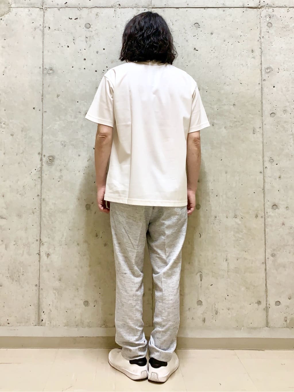 木村剛さんの「TAKEO KIKUCHI｜【尾州織】リネンブレンド メッシュパンツ」を使ったコーディネート