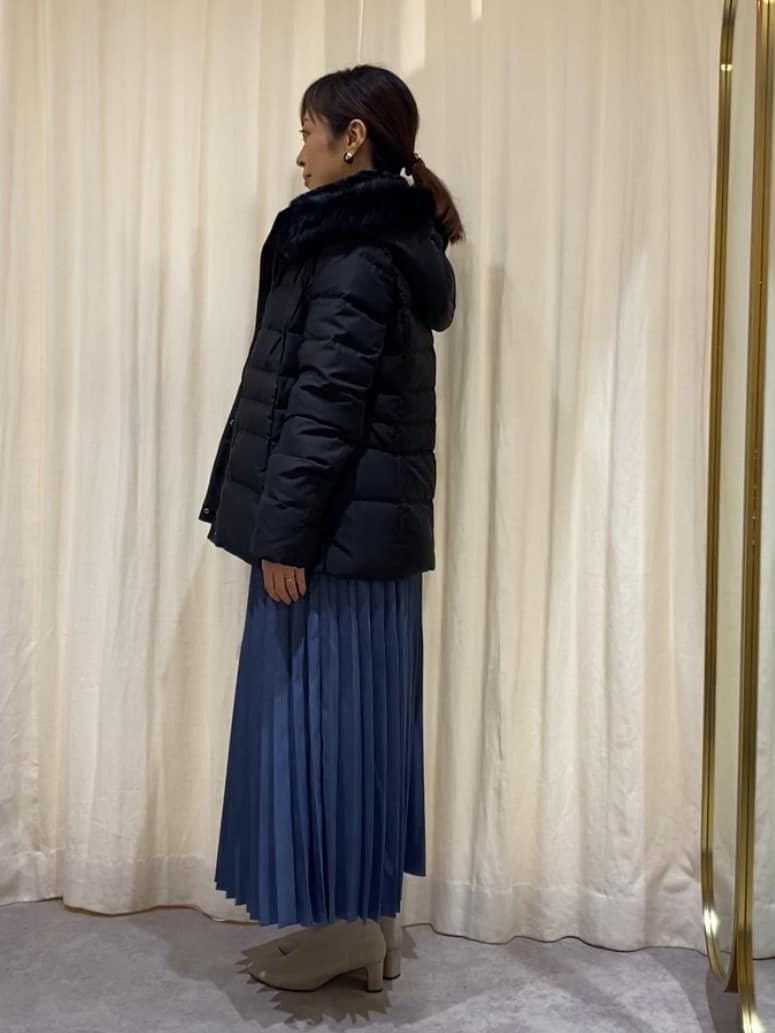 𝑹𝑶𝑴𝑰さんの「INDIVI｜」を使ったコーディネート