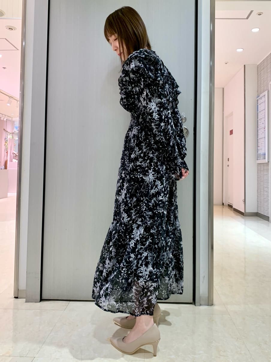 よぅさんの「ESPERANZA｜【12時間パンプス】約7.5㎝　歩きやすくて疲れにくい」を使ったコーディネート