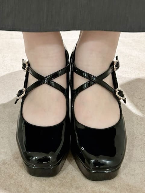 takeさんの「ESPERANZA｜クロスダブルバックル厚底パンプス 結婚式二次会 パーティー 25SS」を使ったコーディネート