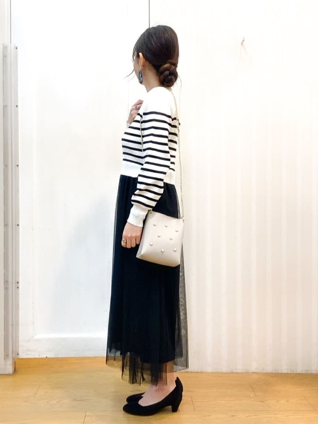 miyaさんの「grove｜【ふわっと心地よい足入れ】やわここち(R)Vカットパンプス」を使ったコーディネート