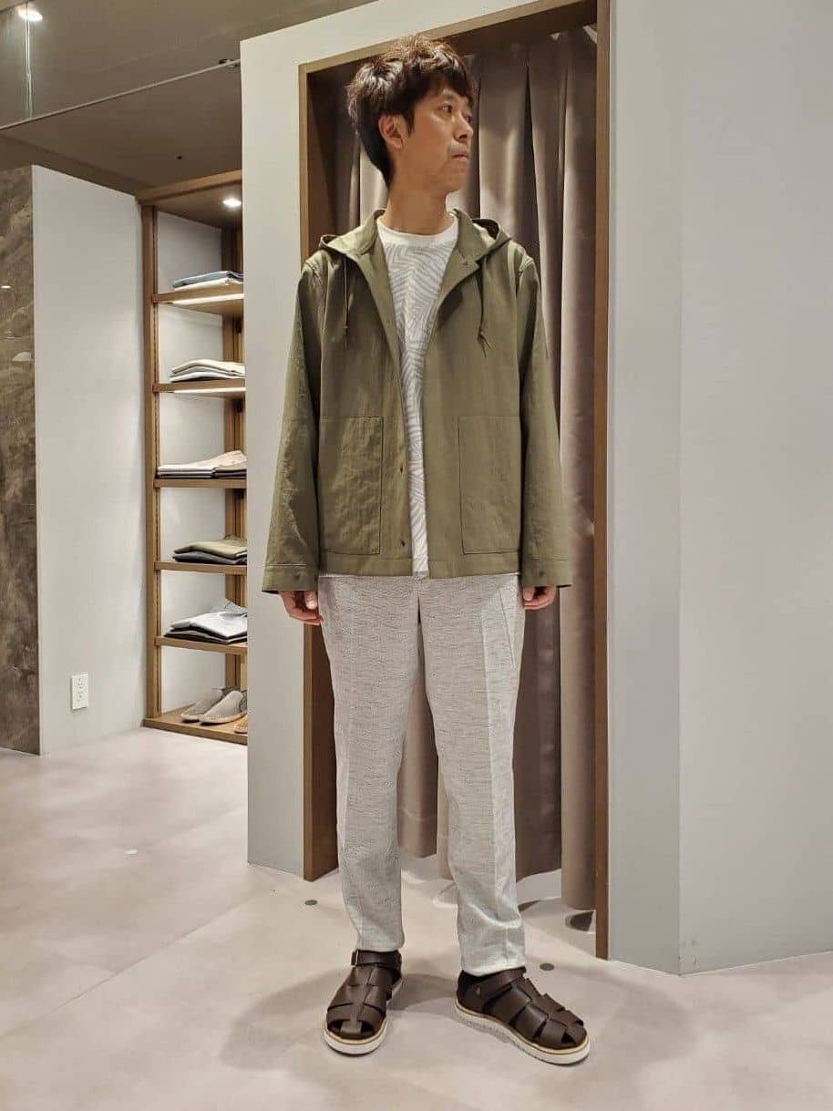 ishidaさんの「TAKEO KIKUCHI｜【尾州織】リネンブレンド メッシュパンツ」を使ったコーディネート