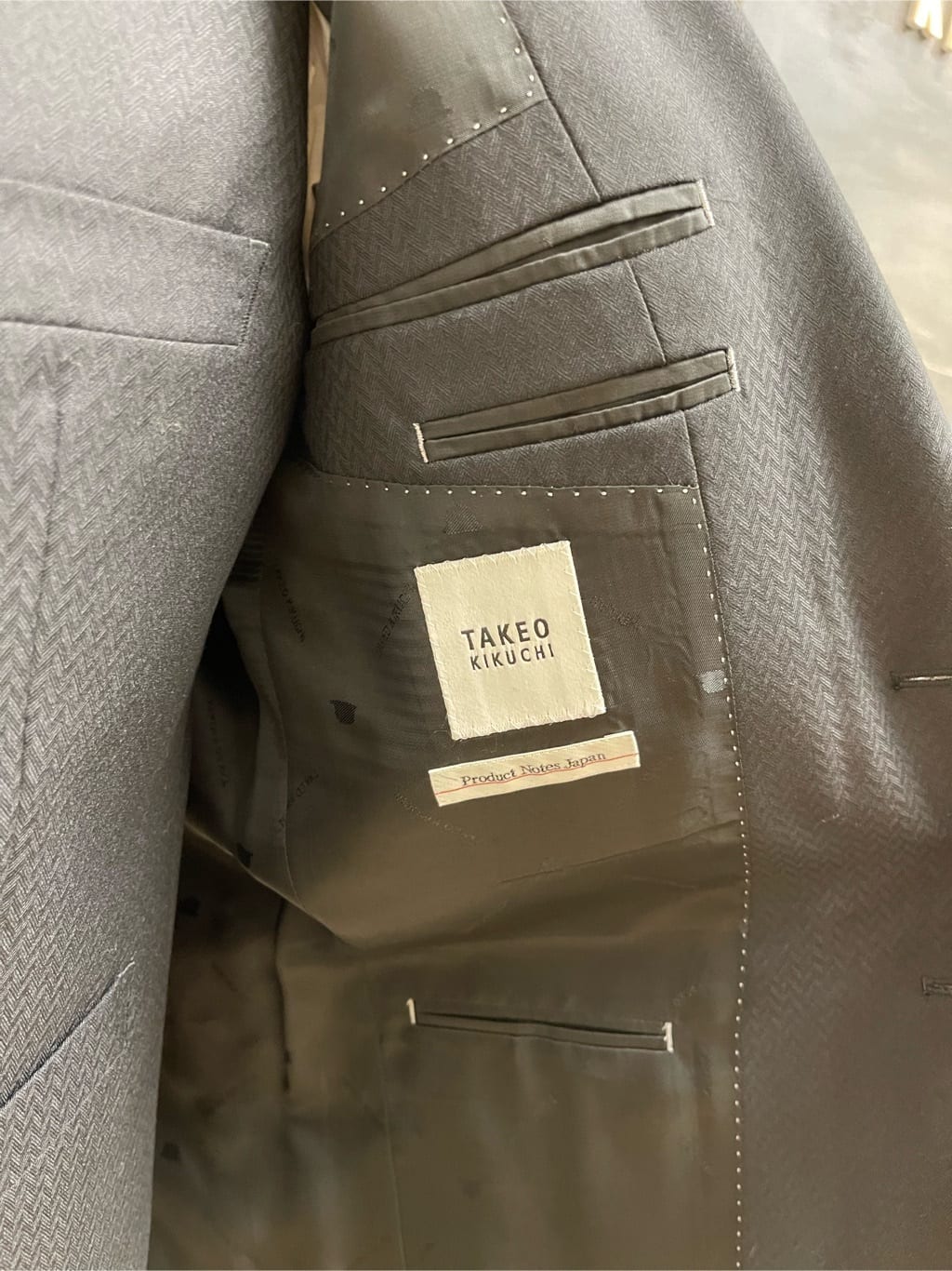 iwさんの「TAKEO KIKUCHI｜【Made in JAPAN】矢絣（やがすり）スーツ／スリーピース対応」を使ったコーディネート