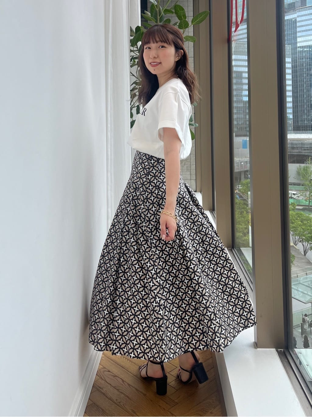 つじ まこさんの「DRESSTERIOR｜チェーンブレスレット」を使ったコーディネート