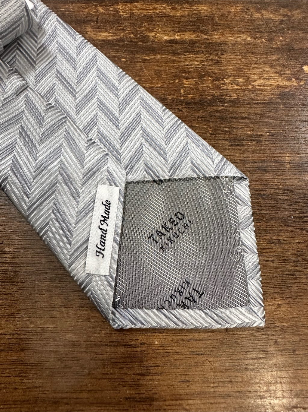 Uさんの「TAKEO KIKUCHI｜【Made in JAPAN】矢絣（やがすり）シルクネクタイ」を使ったコーディネート