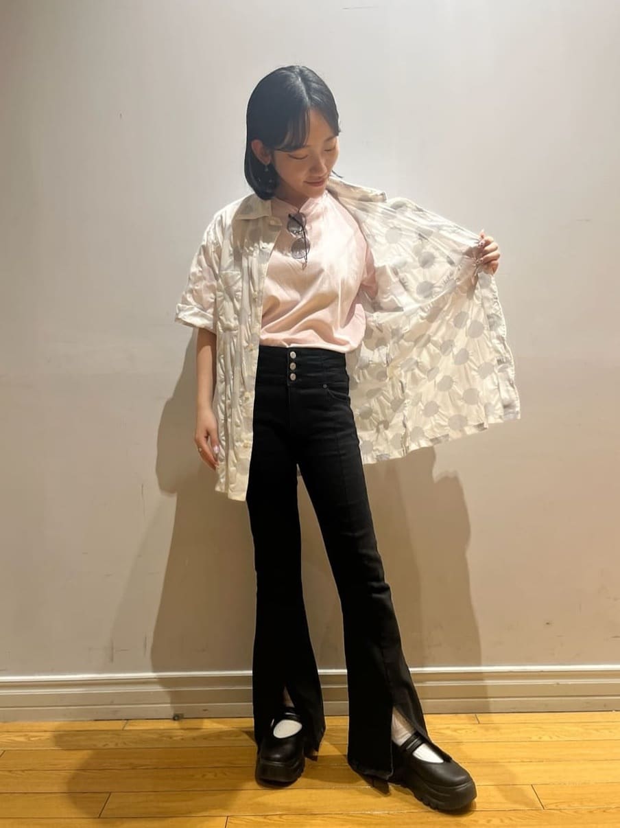 みちゃおさんの「TAKEO KIKUCHI｜【刺繍ロゴT】スムース ワンポイント Tシャツ」を使ったコーディネート