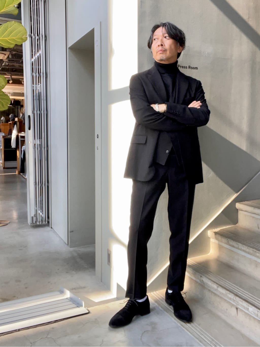 デザイナーTAKEman さんの「TAKEO KIKUCHI｜【Sサイズ～】ディープブラック ヴェスト」を使ったコーディネート