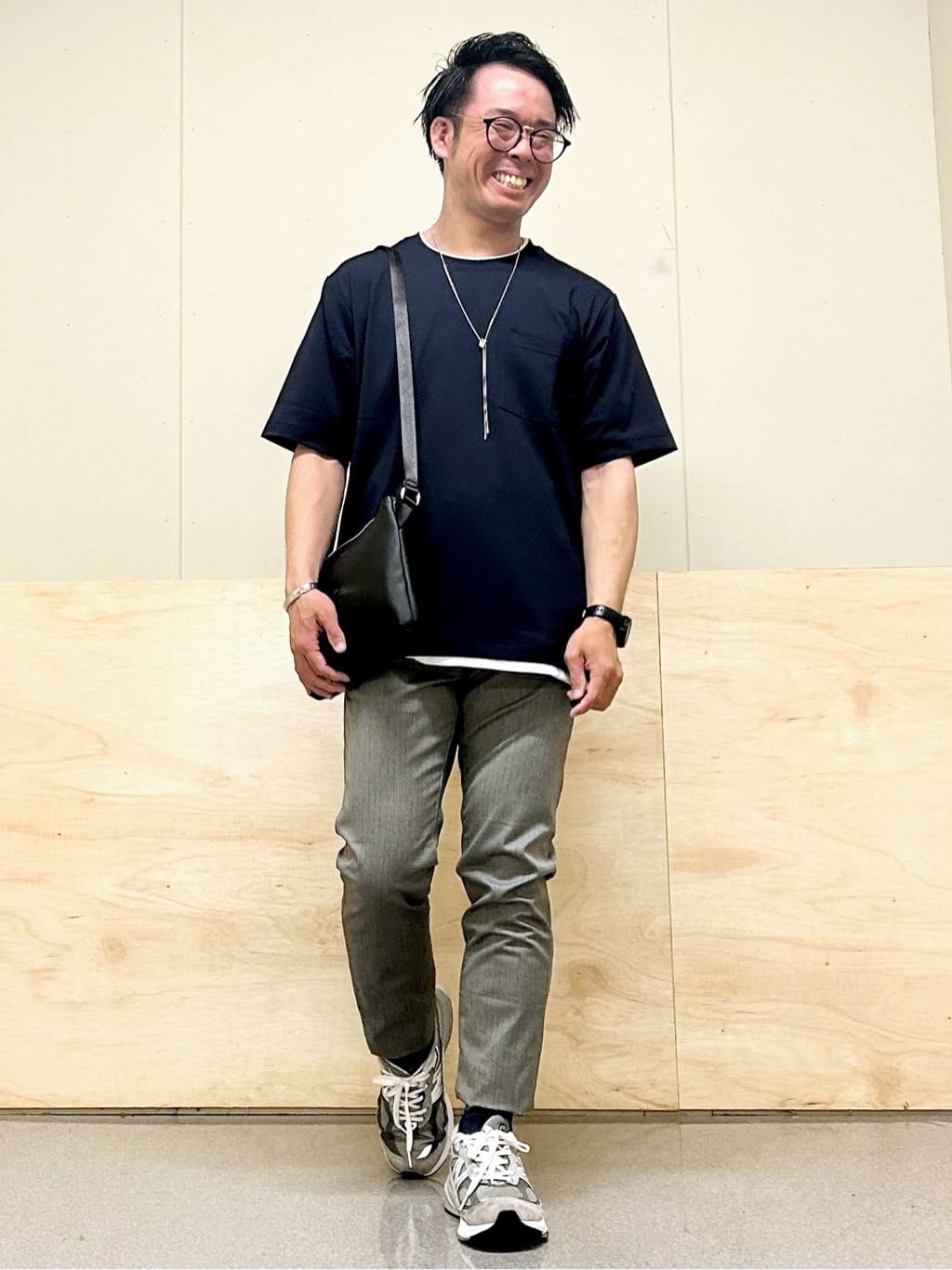 KENJI Iさんの「THE SHOP TK｜サフィアーノミニサコッシュ」を使ったコーディネート