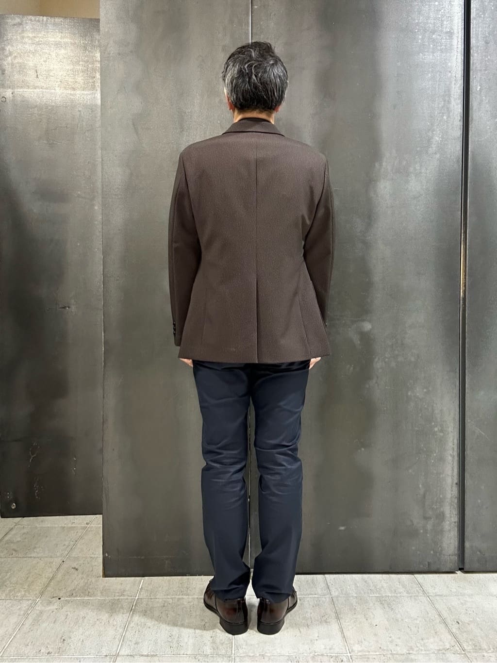 coheyさんの「TAKEO KIKUCHI｜【全7サイズ&times;8色展開！】トップマルチヘリンボン パンツ」を使ったコーディネート