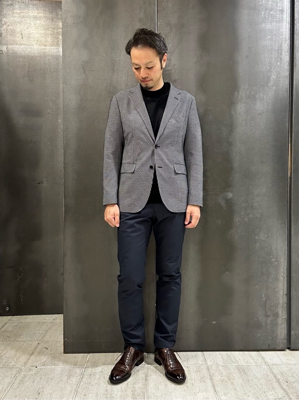 coheyさんの「TAKEO KIKUCHI｜【全7サイズ&times;8色展開！】トップマルチヘリンボン パンツ」を使ったコーディネート