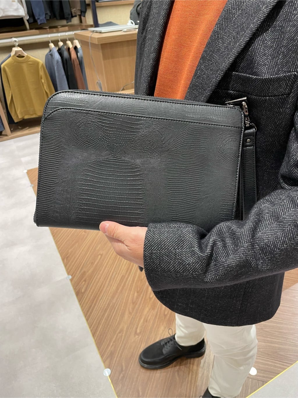 sioさんの「TAKEO KIKUCHI｜【Sサイズ～】ストレッチ デニム パンツ」を使ったコーディネート