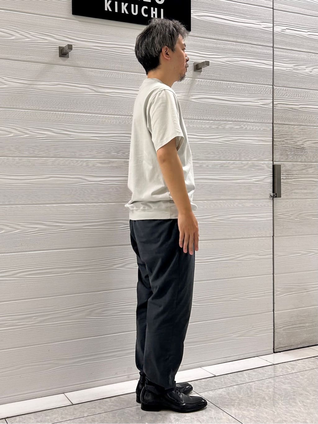 すーさんの「TAKEO KIKUCHI｜【抗菌防臭／5サイズ展開】ハイゲージポンチ Tシャツ」を使ったコーディネート