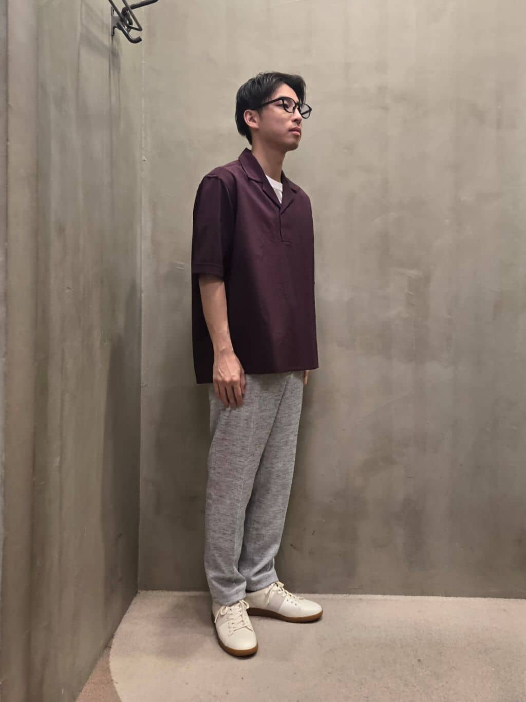 白木駆さんの「TAKEO KIKUCHI｜【尾州織】リネンブレンド メッシュパンツ」を使ったコーディネート