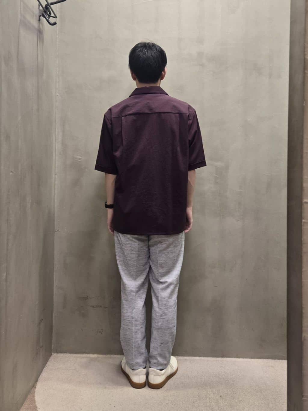 白木駆さんの「TAKEO KIKUCHI｜【尾州織】リネンブレンド メッシュパンツ」を使ったコーディネート