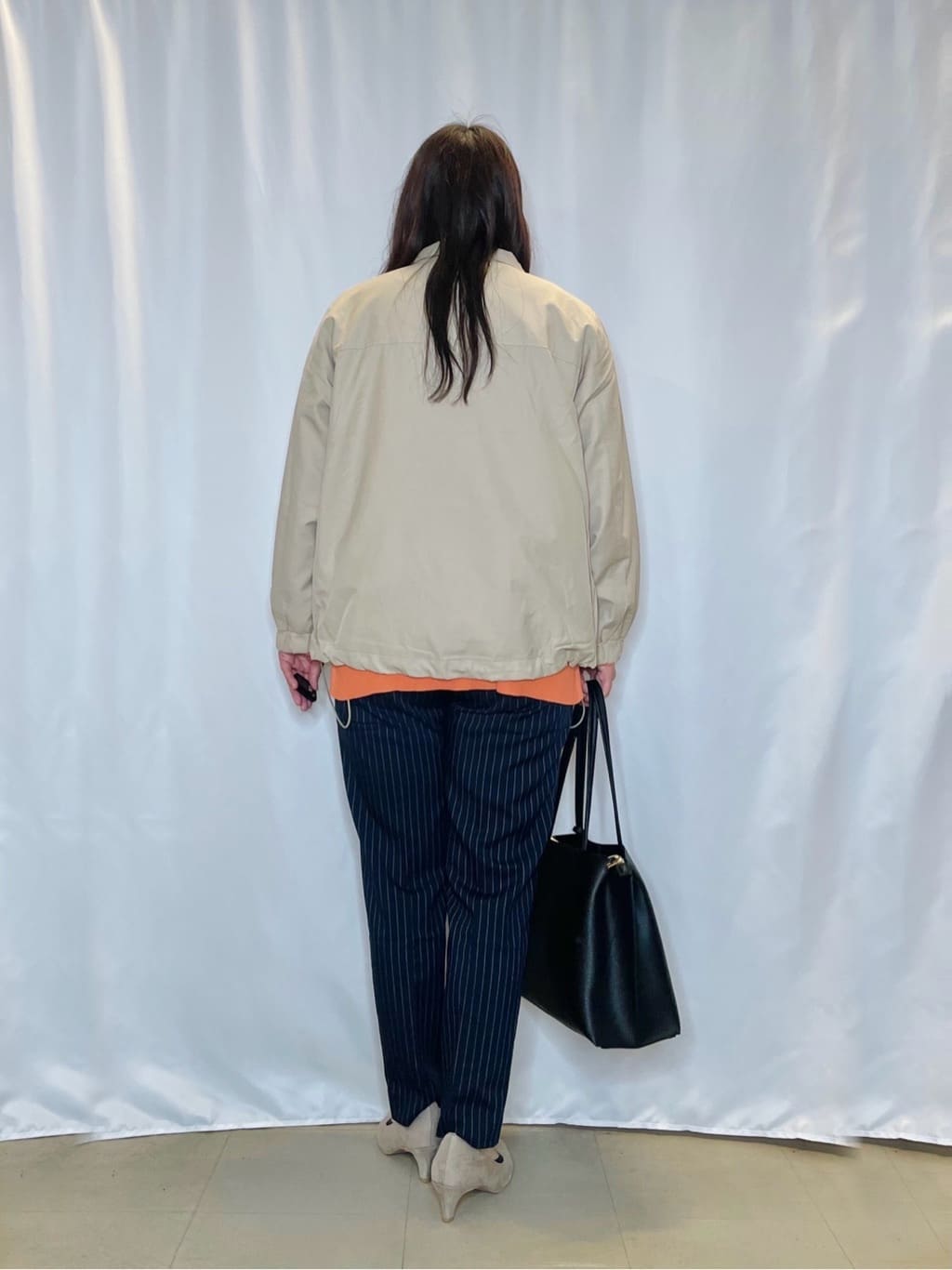 Ayaさんの「SHOO･LA･RUE｜【洗える/SS-3L】すっきりキレイにかっこよく 大人のテーパードパンツ」を使ったコーディネート