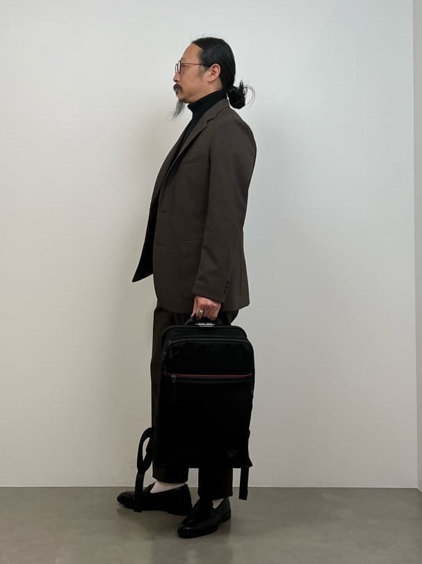 川口(髭長髪)さんの「TAKEO KIKUCHI｜コインローファー」を使ったコーディネート