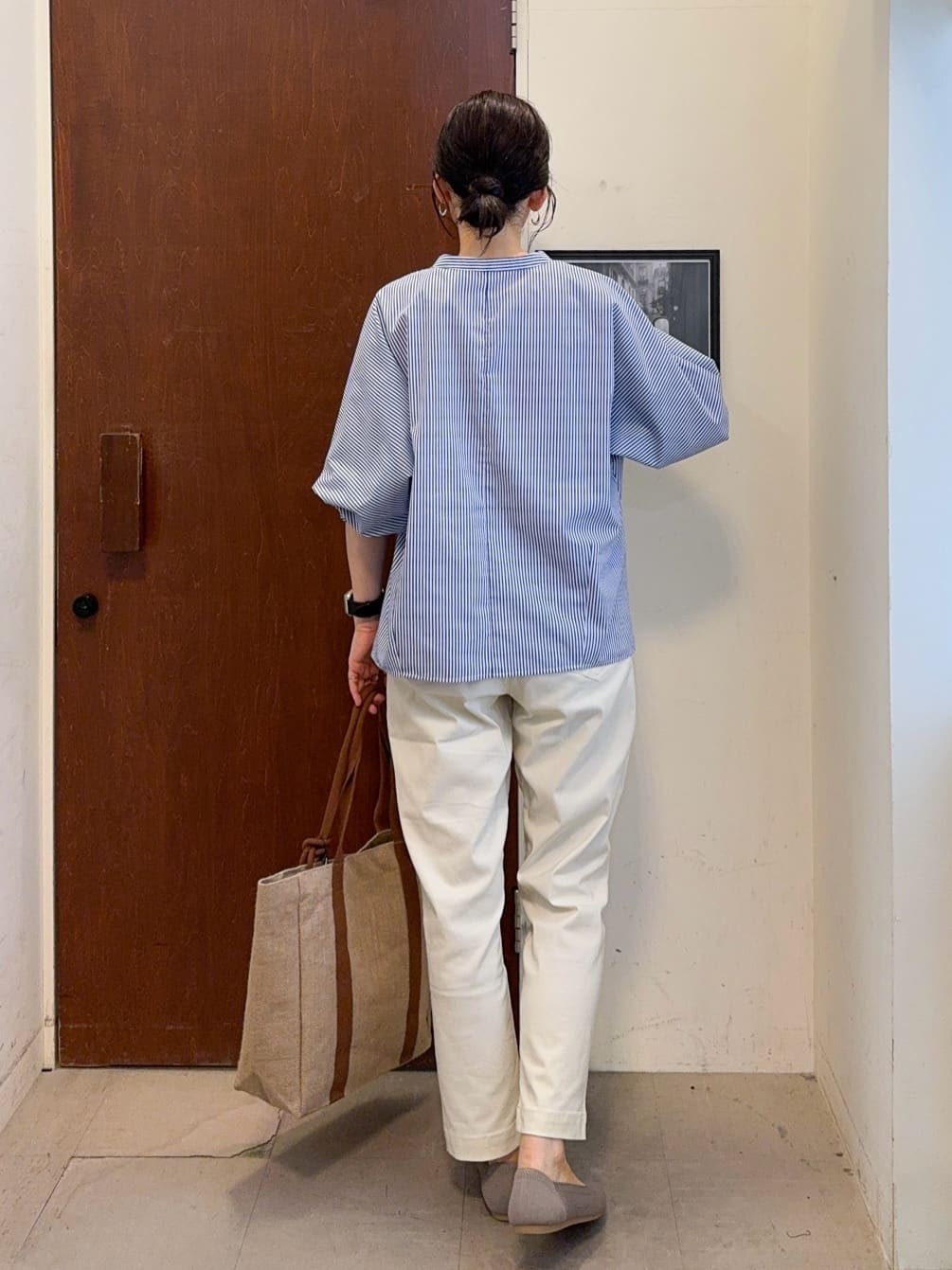 𝐇𝐢𝐫𝐨𝐦𝐢さんの「SHOO･LA･RUE｜【SS-3L/無理せずスリム】 ぐんぐん伸びる イージーテーパードパンツ」を使ったコーディネート