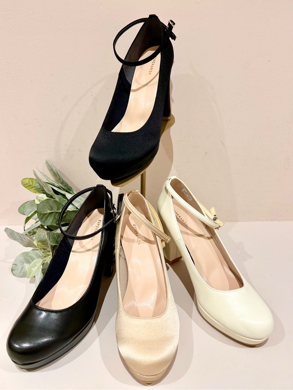 かなぴぃさんの「ESPERANZA｜3WAYチャンキーヒールパンプス」を使ったコーディネート