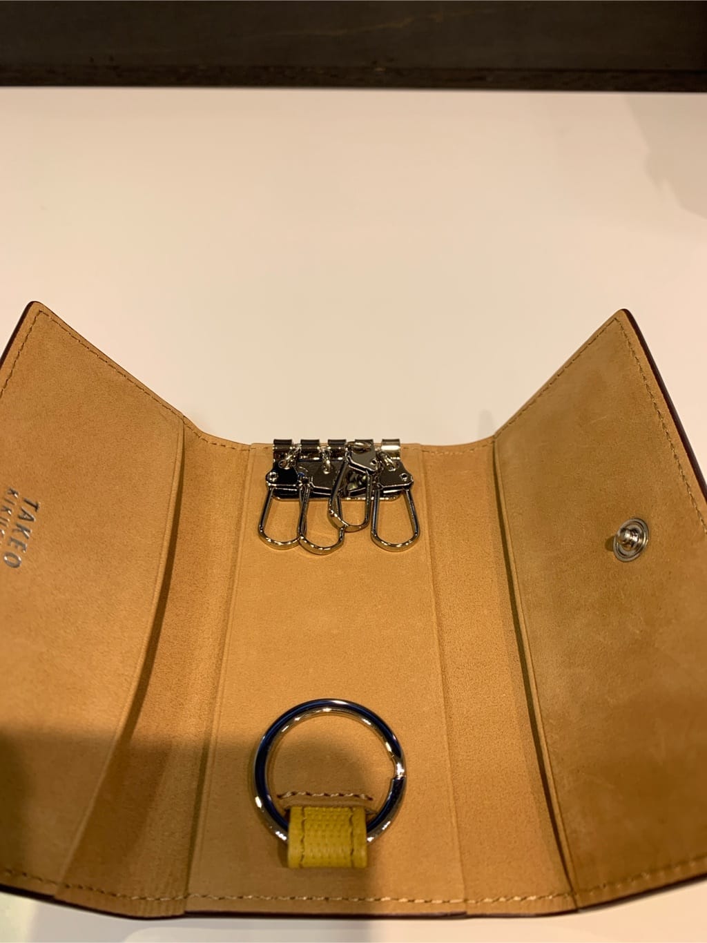 木村剛さんの「TAKEO KIKUCHI｜【ソフト＆ナチュラル】ミニメッシュ レザー IDカードホルダー」を使ったコーディネート