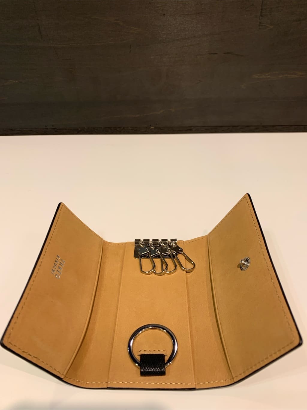 木村剛さんの「TAKEO KIKUCHI｜【ソフト＆ナチュラル】ミニメッシュ レザー IDカードホルダー」を使ったコーディネート