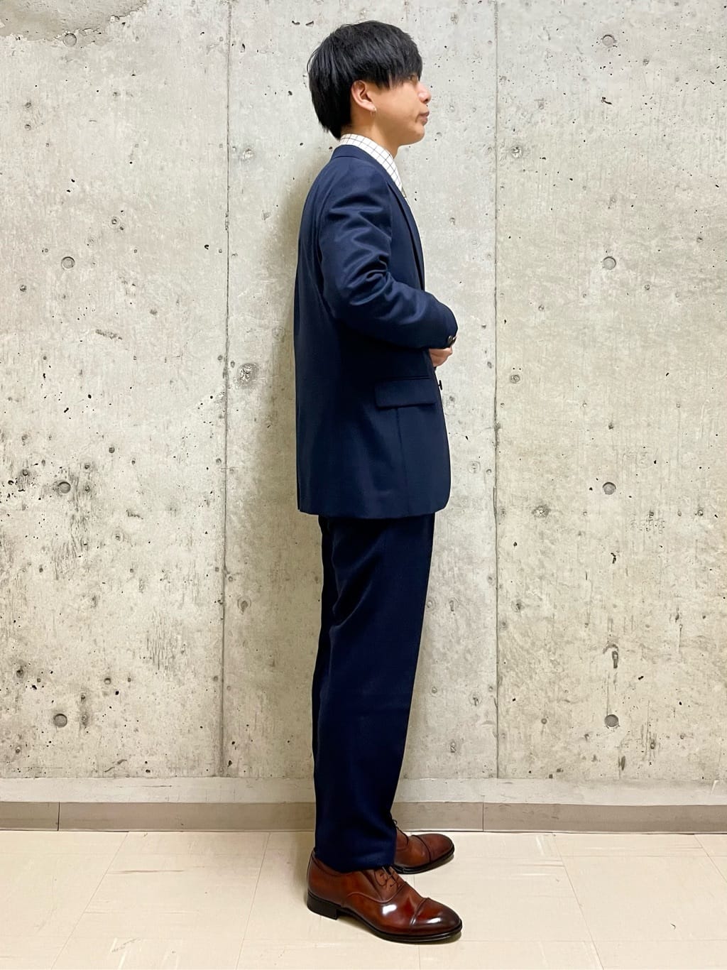 すずきさんの「TAKEO KIKUCHI｜シャイニー ウインドウペン パンツ」を使ったコーディネート