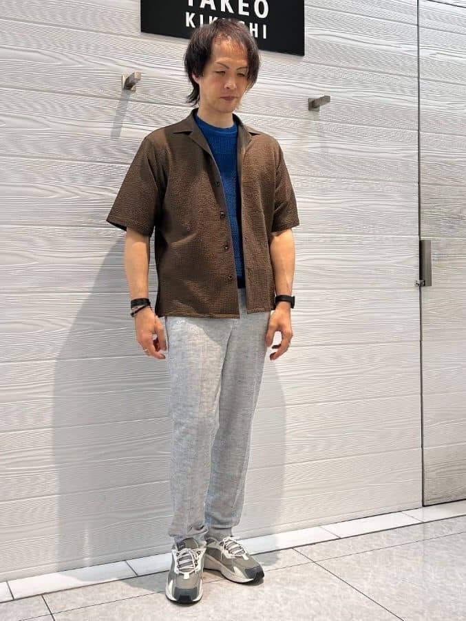 井出恭輔さんの「TAKEO KIKUCHI｜【尾州織】リネンブレンド メッシュパンツ」を使ったコーディネート