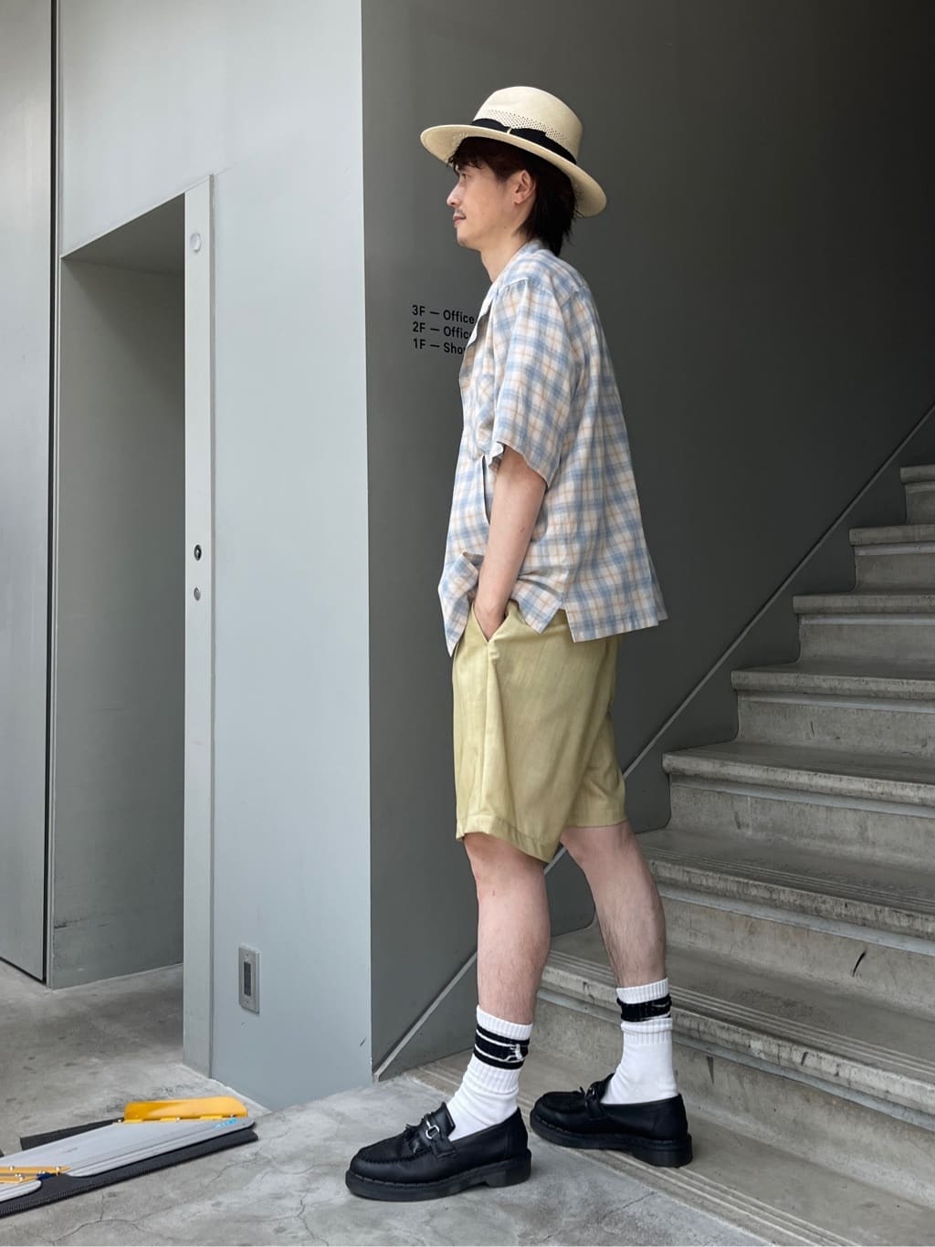 Shintaroさんの「TAKEO KIKUCHI｜【抗菌防臭／5サイズ展開】ハイゲージポンチ Tシャツ」を使ったコーディネート
