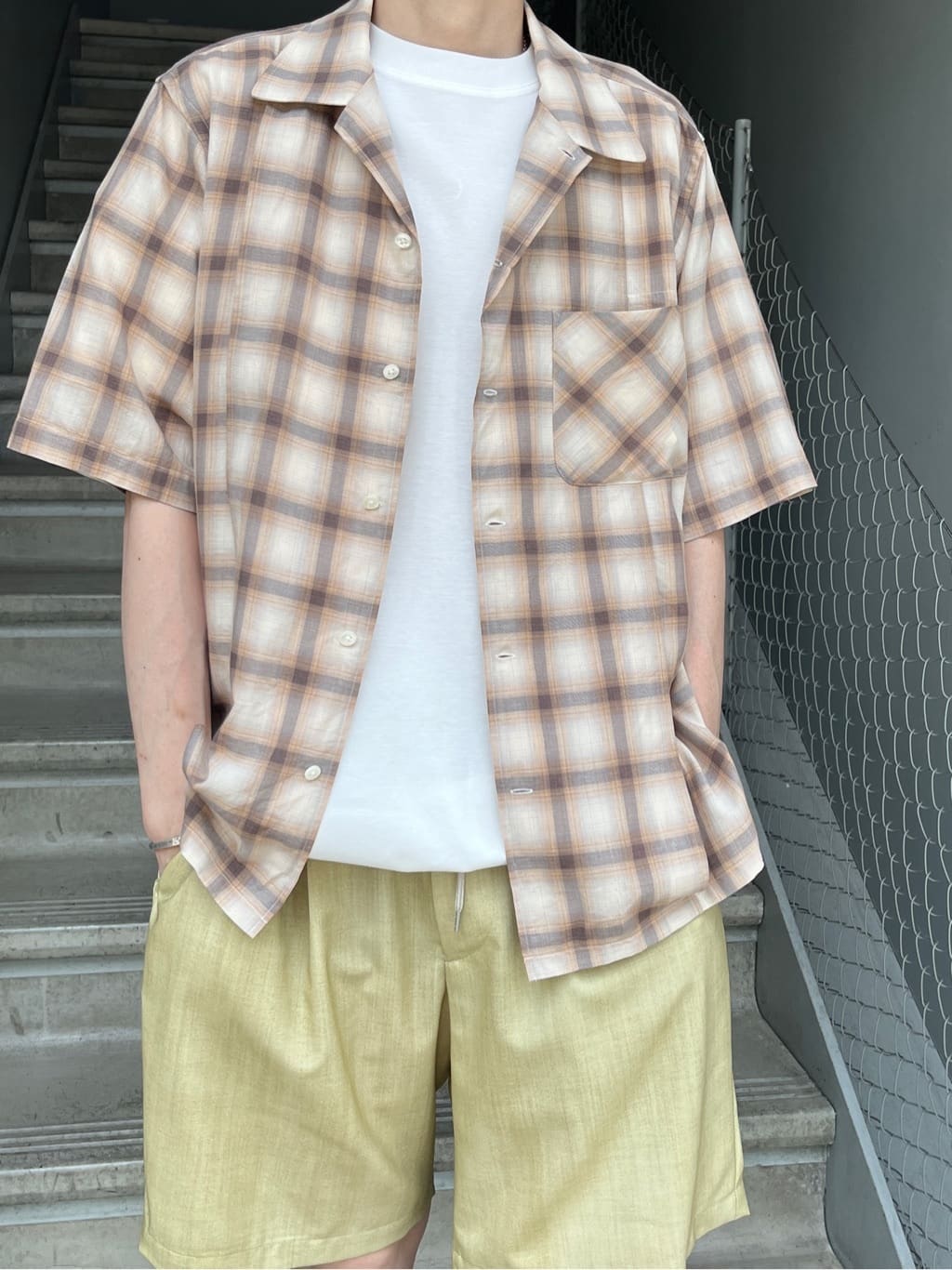 Shintaroさんの「TAKEO KIKUCHI｜【抗菌防臭／5サイズ展開】ハイゲージポンチ Tシャツ」を使ったコーディネート
