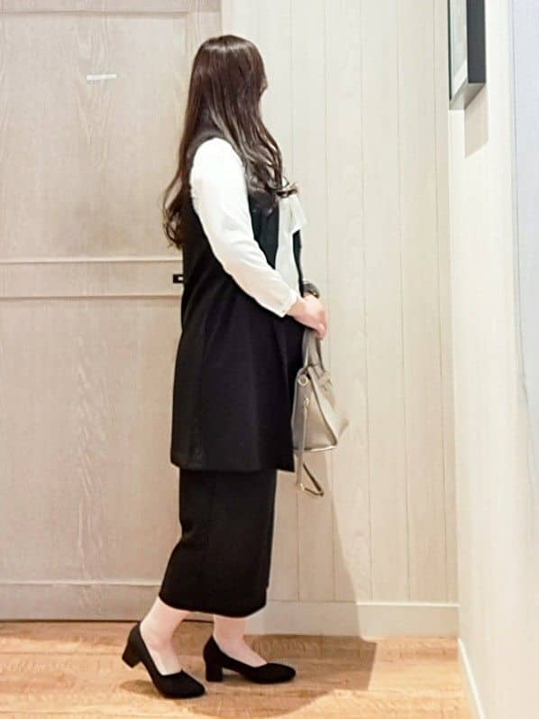 mariさんの「SHOO･LA･RUE｜【通勤/デイリー/セットアップ可】マルチに使える カットジョーゼット ワイドパンツ」を使ったコーディネート