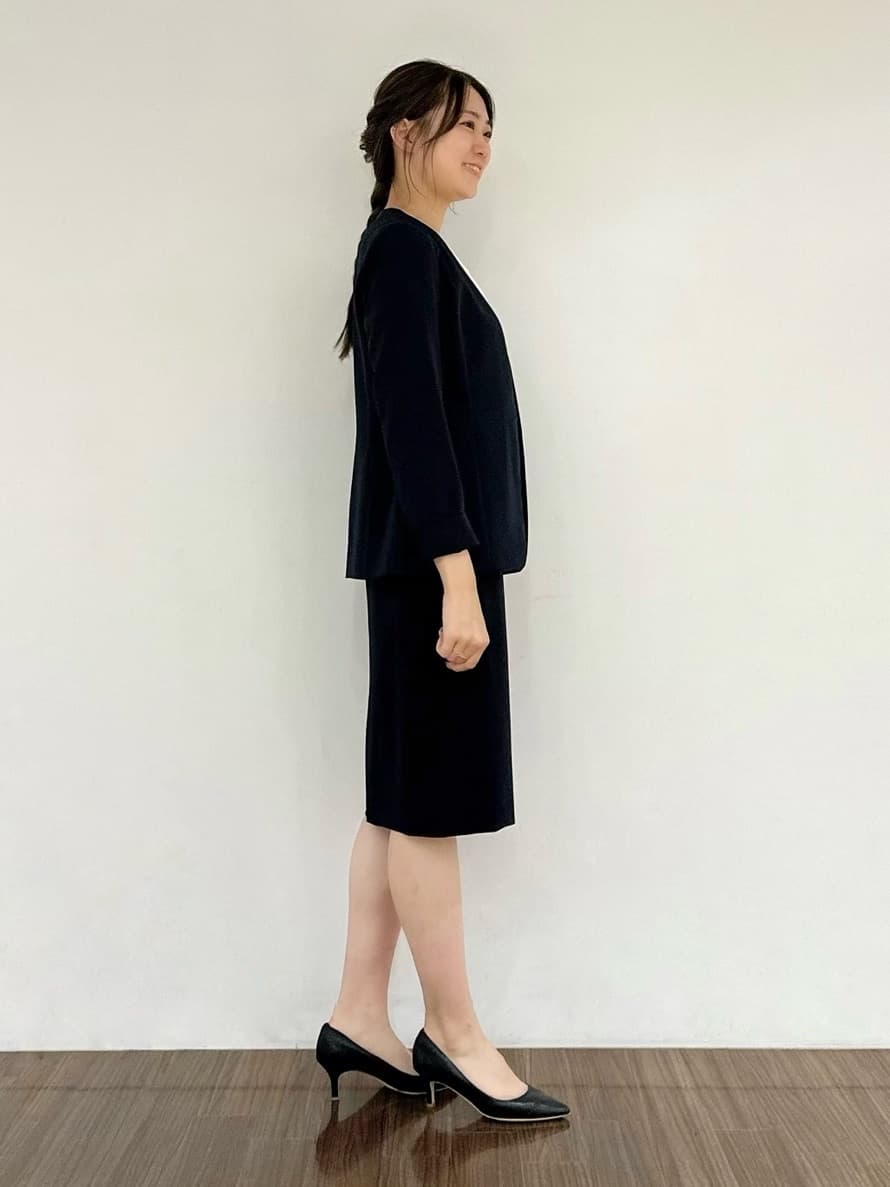 yazuさんの「INDIVI｜【定番スーツ/洗える/UVケア】ストレッチノーカラージャケット」を使ったコーディネート